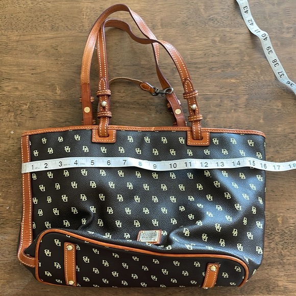 Dooney & Bourke. Medium shoulder bag - Picture 5 of 6